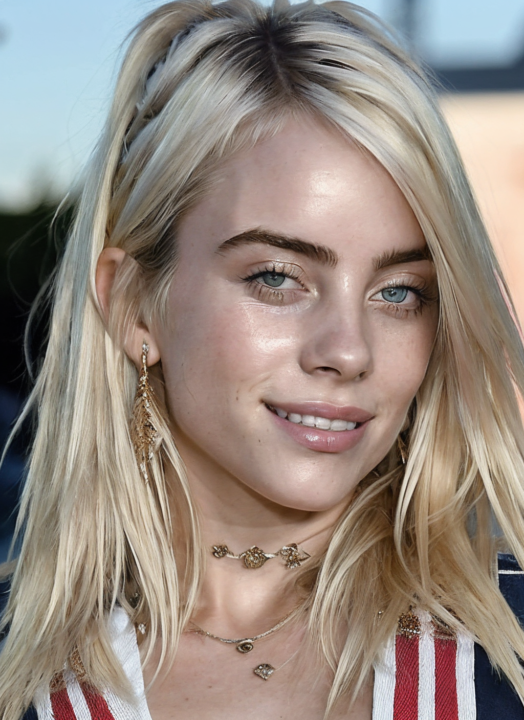 140992-3601669447-30-7-DPM++ 2M Karras-High_detail_RAW_color_Photo_of_gorgeous_sks_woman,__smile,_fit,_toned,_sexy_look,__high_detail_hair,_(skin_pores,_skin_imperfect.png